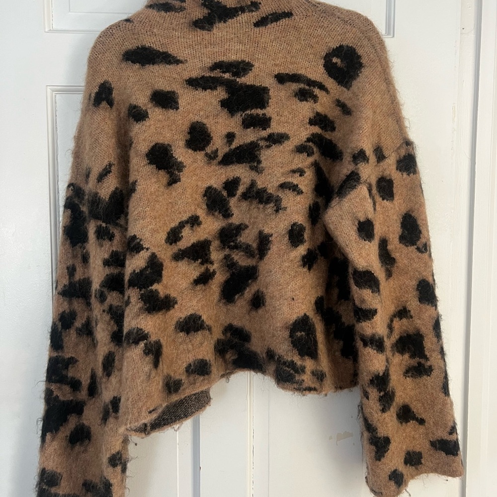 Commense Wool-Blend Leopard Print Turtleneck Swea… - image 3